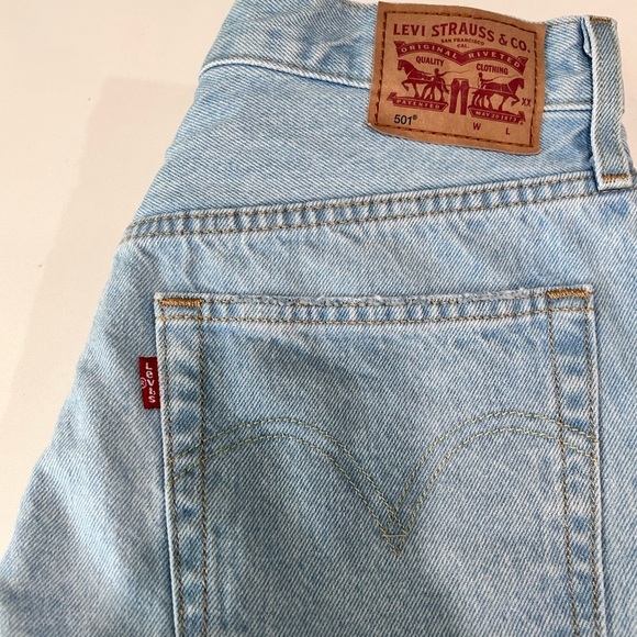 Levi's Blue Jean Shorts Relaxed Fit - Picture 11 of 16